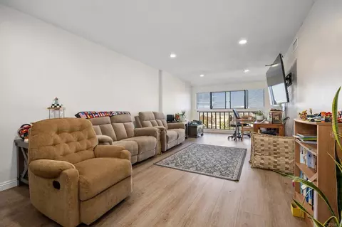 Living - 221 Stage Coach Rd, Oceanside, CA 92057 photo 1 of 2