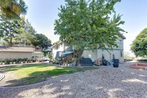 Exterior - 221 Stage Coach Rd, Oceanside, CA 92057 photo 3 of 7