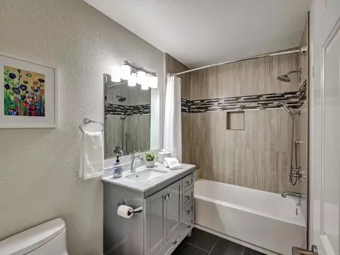 Bath - 4603 Zamora Way, Oceanside, CA 92056 photo 3 of 4