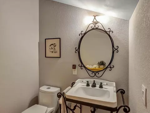 Bath - 4603 Zamora Way, Oceanside, CA 92056 photo 4 of 4