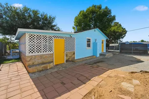 Exterior - 641 N Main Ave, Fallbrook, CA 92028 photo 9 of 10