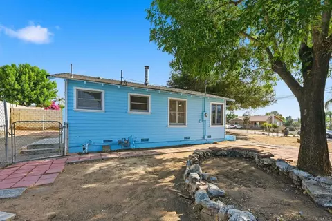 Exterior - 641 N Main Ave, Fallbrook, CA 92028 photo 7 of 10