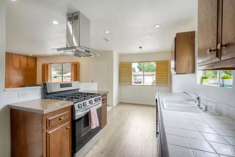Kitchen - 3607 Frenzel Cir, Oceanside, CA 92056 photo 4 of 6