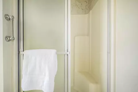 Bath - 3607 Frenzel Cir, Oceanside, CA 92056 photo 4 of 4
