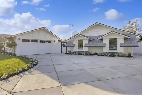3221 Kempton Dr, Los Alamitos, CA 90720