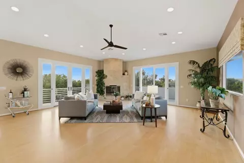 Living - 398 Andrew Ave, Encinitas, CA 92024 photo 2 of 5