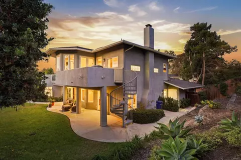 Exterior - 398 Andrew Ave, Encinitas, CA 92024 photo 4 of 11