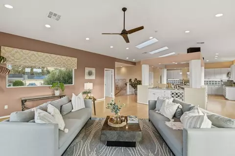 Living - 398 Andrew Ave, Encinitas, CA 92024 photo 4 of 5
