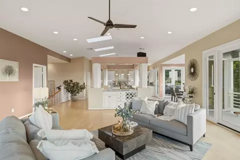 Living - 398 Andrew Ave, Encinitas, CA 92024 photo 3 of 5