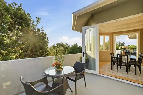 Exterior - 398 Andrew Ave, Encinitas, CA 92024 photo 6 of 11
