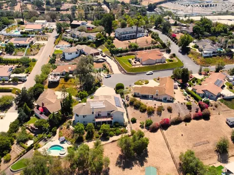 View/Area - 2202 Crest Hill Ln, Fallbrook, CA 92028 photo 2 of 3