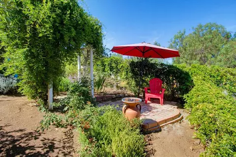 Exterior - 2202 Crest Hill Ln, Fallbrook, CA 92028 photo 17 of 26