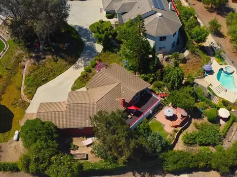 View/Area - 2202 Crest Hill Ln, Fallbrook, CA 92028 photo 1 of 3