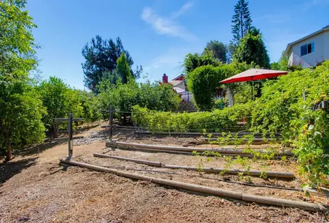 Exterior - 2202 Crest Hill Ln, Fallbrook, CA 92028 photo 24 of 26