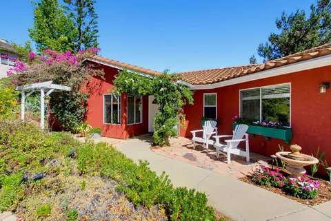 Exterior - 2202 Crest Hill Ln, Fallbrook, CA 92028 photo 4 of 26