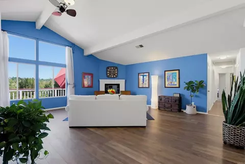 Living - 2202 Crest Hill Ln, Fallbrook, CA 92028 photo 4 of 7