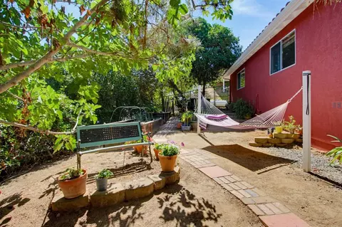 Exterior - 2202 Crest Hill Ln, Fallbrook, CA 92028 photo 19 of 26