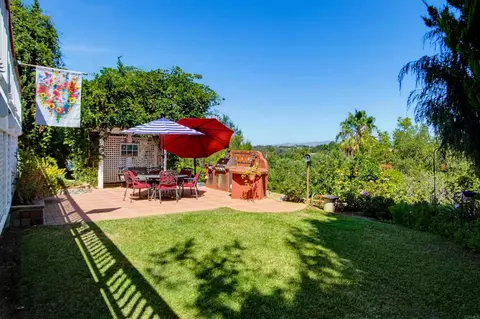 Exterior - 2202 Crest Hill Ln, Fallbrook, CA 92028 photo 13 of 26