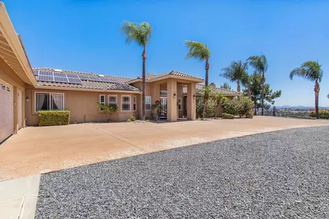 Exterior - 2255 Los Altos De Cerro, Ramona, CA 92065 photo 5 of 16