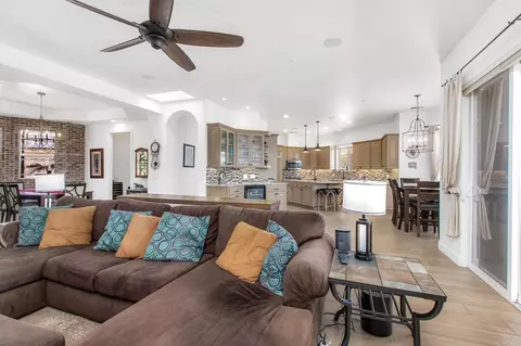 Living - 2255 Los Altos De Cerro, Ramona, CA 92065 photo 5 of 5