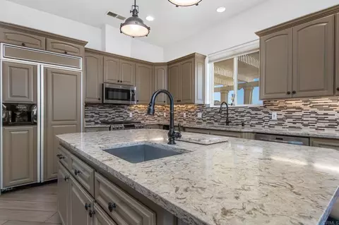 Kitchen - 2255 Los Altos De Cerro, Ramona, CA 92065 photo 4 of 8