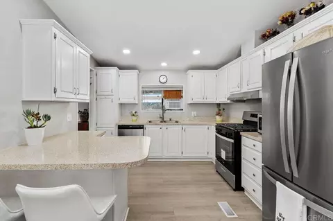 530 Devonshire Ave, Hemet, CA 92543