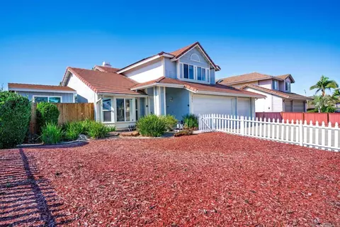 Exterior - 4499 Pebble Beach Dr, Oceanside, CA 92057 photo 4 of 8