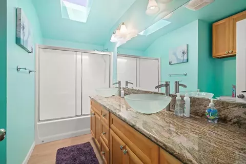 Bath - 4499 Pebble Beach Dr, Oceanside, CA 92057 photo 2 of 4