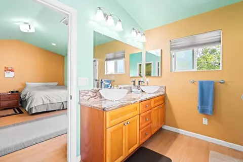 Bath - 4499 Pebble Beach Dr, Oceanside, CA 92057 photo 4 of 4