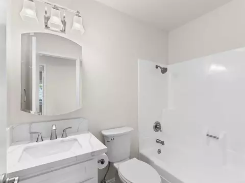 Bath - 3873 Bay Leaf Way, Oceanside, CA 92057 photo 5 of 5