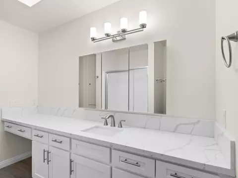 Bath - 3873 Bay Leaf Way, Oceanside, CA 92057 photo 3 of 5