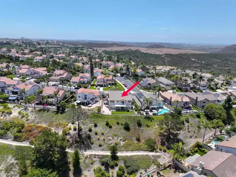 View/Area - 3730 Hillview Way, Oceanside, CA 92056 photo 8 of 10