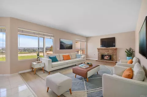 Living - 3730 Hillview Way, Oceanside, CA 92056 photo 7 of 10