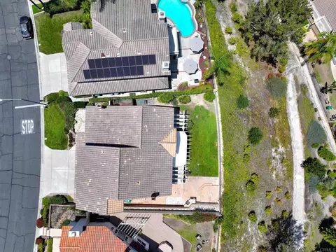 View/Area - 3730 Hillview Way, Oceanside, CA 92056 photo 5 of 10