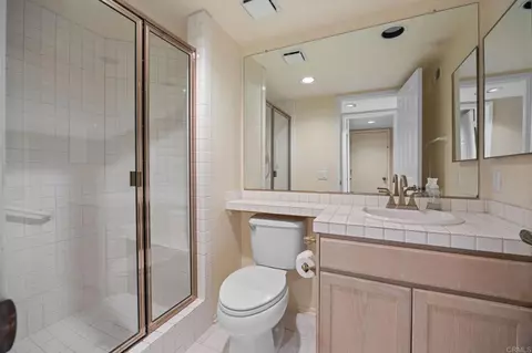 Bath - 3730 Hillview Way, Oceanside, CA 92056 photo 1 of 4