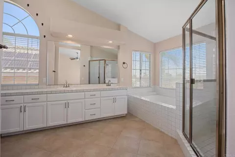 Bath - 3730 Hillview Way, Oceanside, CA 92056 photo 3 of 4