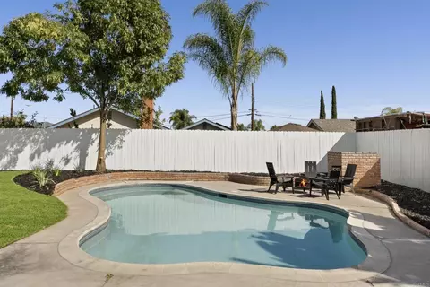 Exterior - 2333 E Mission Ave, Escondido, CA 92027 photo 4 of 13