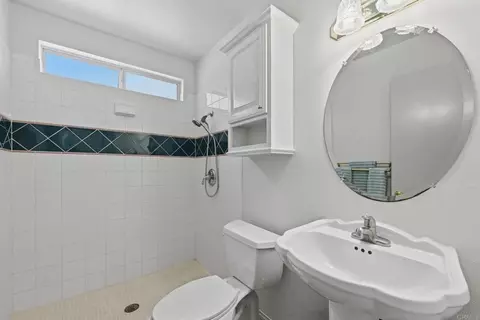 Bath - 356 Delage Dr, Encinitas, CA 92024 photo 1 of 5