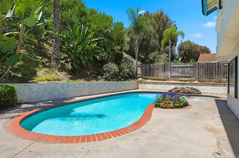 Exterior - 356 Delage Dr, Encinitas, CA 92024 photo 5 of 10