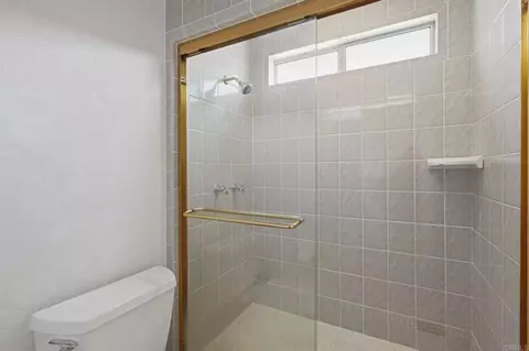 Bath - 356 Delage Dr, Encinitas, CA 92024 photo 4 of 5