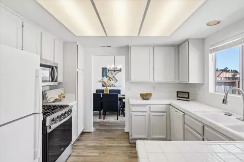Kitchen - 651 Boyle Ave, Escondido, CA 92027 photo 3 of 3