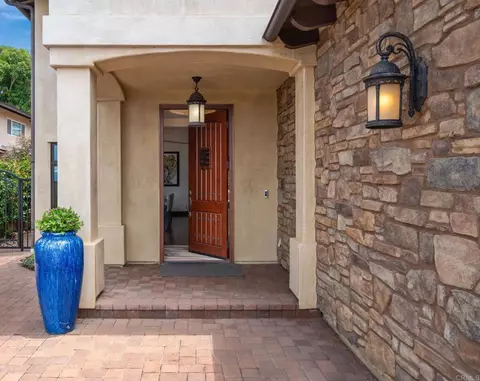 Entry Way - 13951 Durango Dr, Del Mar, CA 92014 photo 1 of 3