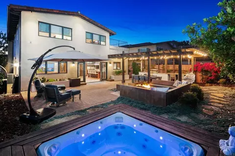 Exterior - 13951 Durango Dr, Del Mar, CA 92014 photo 5 of 9
