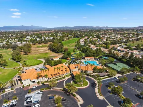 View/Area - 31335 Canterbury Ct, Temecula, CA 92591 photo 5 of 9