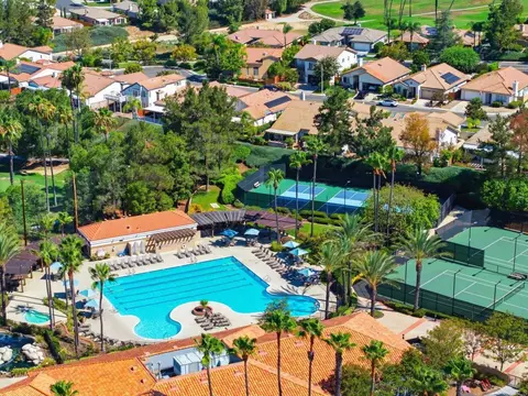 View/Area - 31335 Canterbury Ct, Temecula, CA 92591 photo 7 of 9