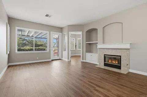 Living - 31335 Canterbury Ct, Temecula, CA 92591 photo 2 of 3