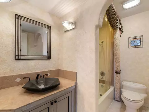 Bath - 4962 Pylos Way, Oceanside, CA 92056 photo 5 of 8