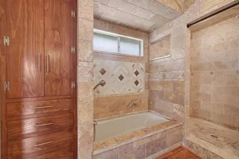 Bath - 983 El Pajodo Pl, Vista, CA 92084 photo 4 of 4