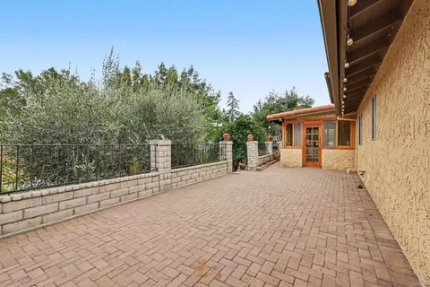Exterior - 983 El Pajodo Pl, Vista, CA 92084 photo 14 of 21