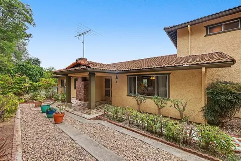 Exterior - 983 El Pajodo Pl, Vista, CA 92084 photo 5 of 21